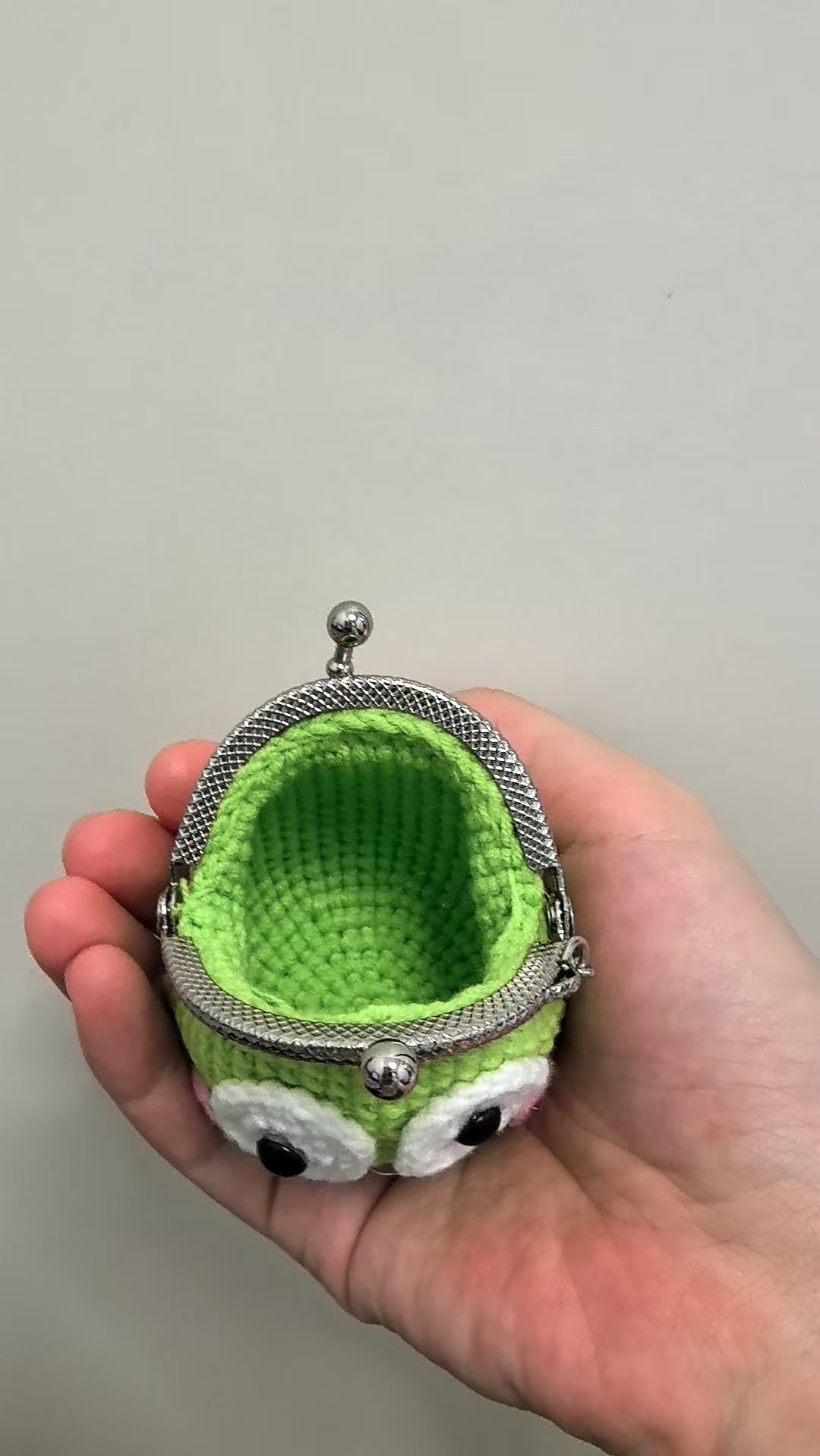 Crocheted coin purse - frog