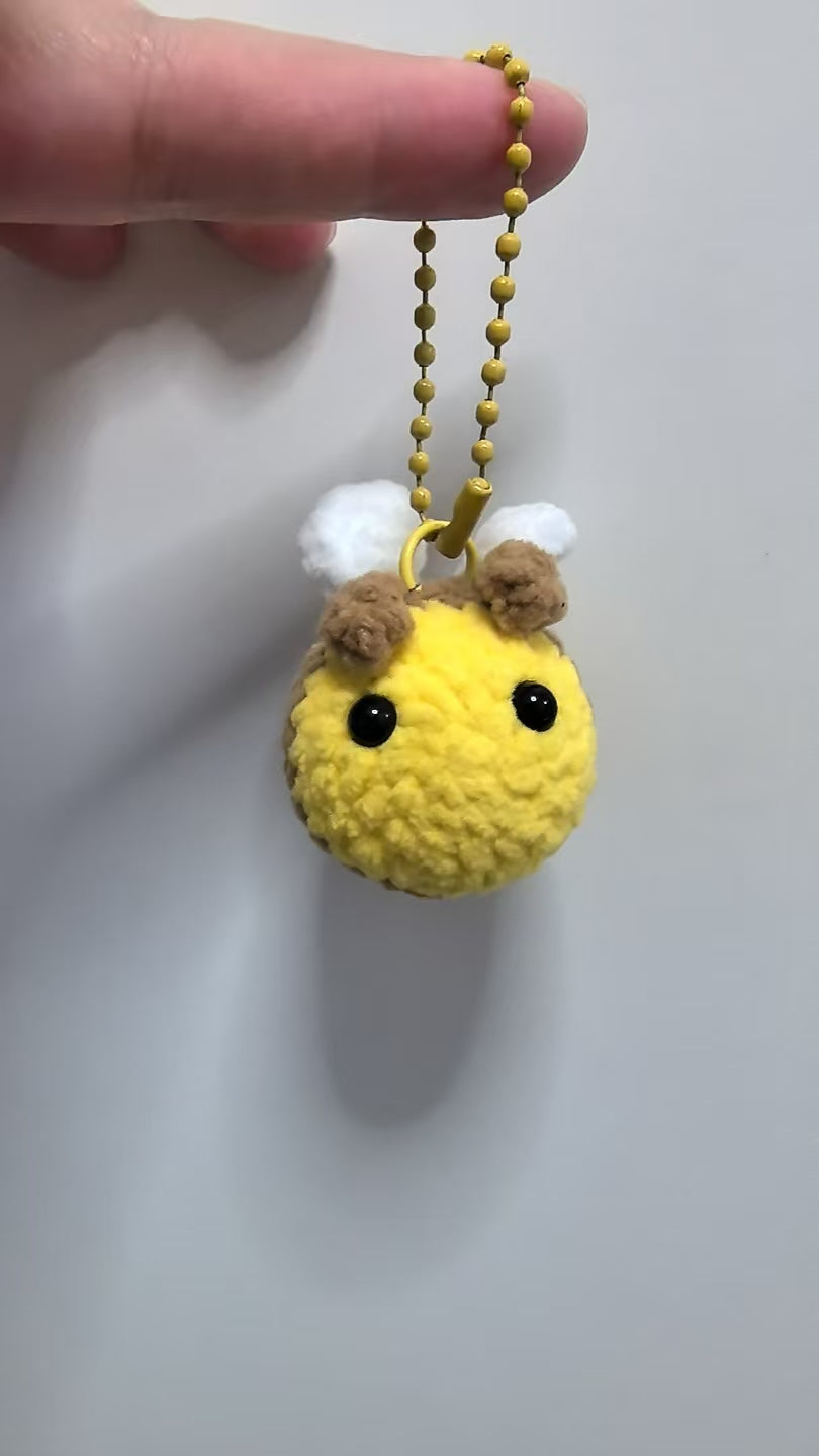 Crocheted pendant - Bee