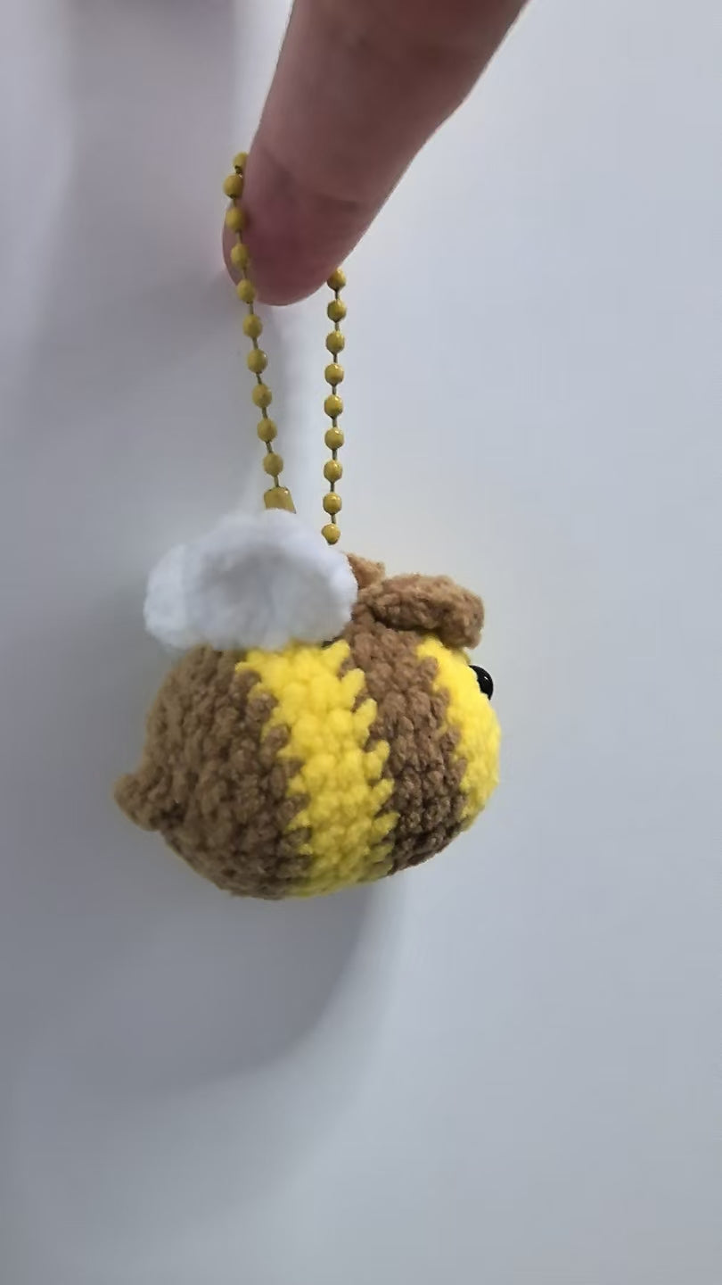 Crocheted pendant - Bee