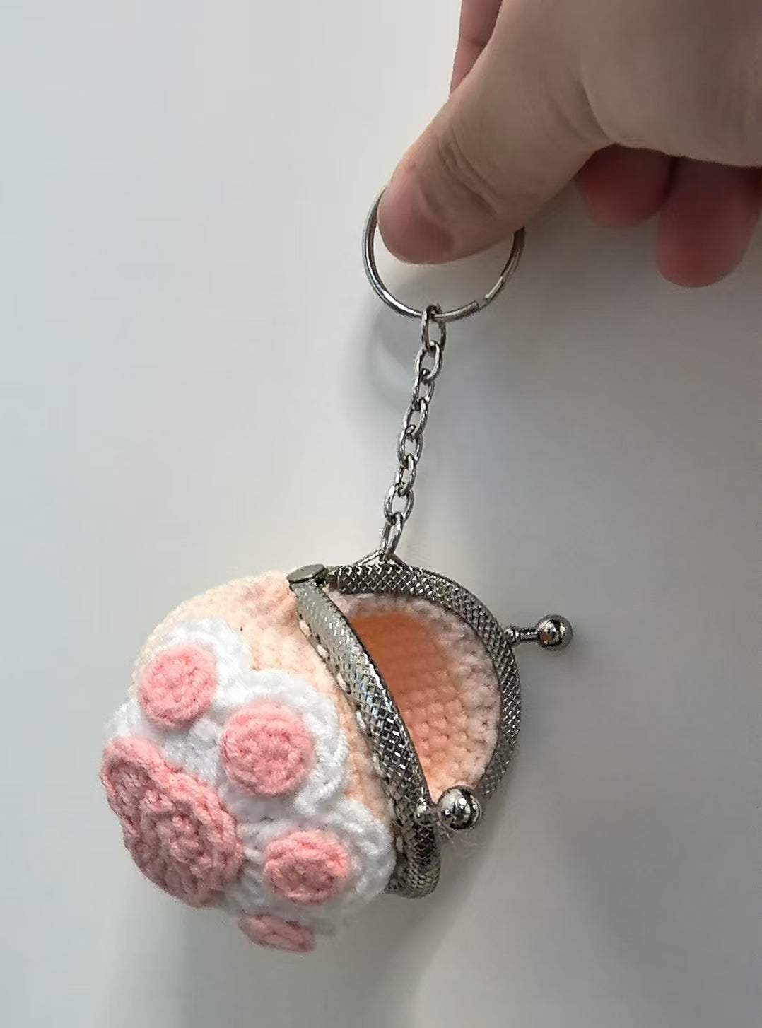 Crocheted coin purse - Dog claws