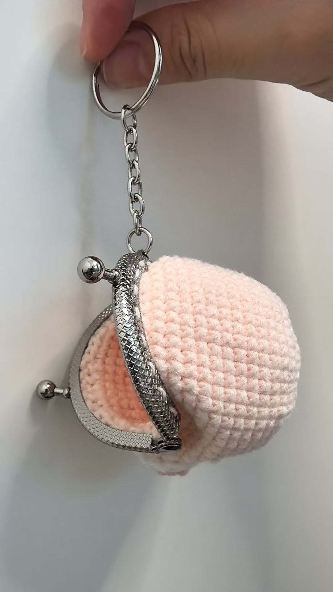 Crocheted coin purse - Dog claws