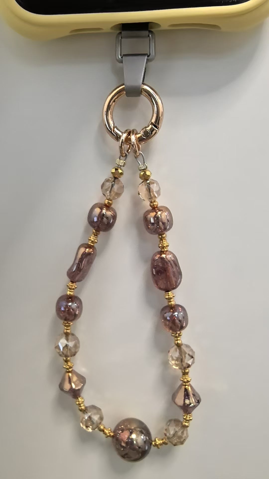 A crystal phone chain